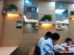 -华莱士·全鸡汉堡(湛江新华店)