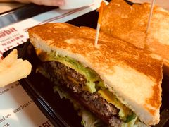 -The Habit Burger Grill 哈比特汉堡(复兴soho店)