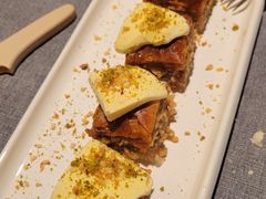 巴克拉瓦4块-Efes Turkish & Mediterranean Cuisine 艾菲斯餐厅(陆家嘴店)