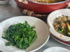 -渝信川菜 · 川味家常菜(财富购物中心店)