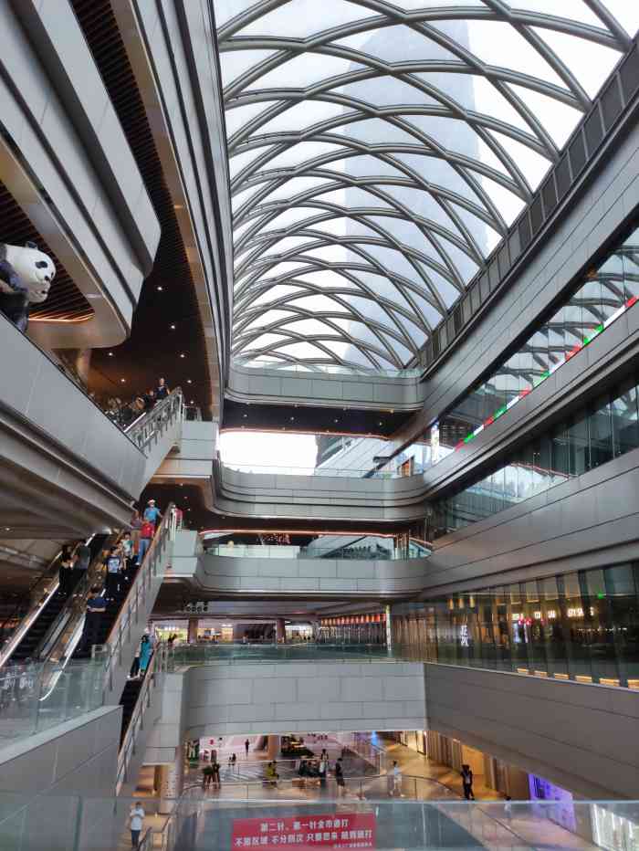 「上海白玉兰广场」位于北88滩虹87滨江段衣食住行娱乐为一体的