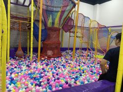 -蹦贝运动中心·蹦床·攀岩·闯关(龙岗店)