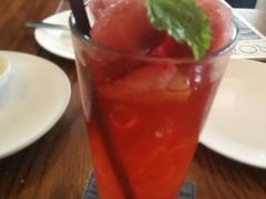 草莓冰茶-ROAST coffee & eatery