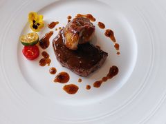 澳洲牛小扒拼鹅肝-世博源公馆·本帮融合菜·主题包厢·江景餐厅