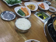 -喇喇排骨火锅·传统韩式脊骨汤(望京西园总店)