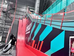 -极限PLAY运动娱乐新世界·团建派对潮玩休闲馆·室内蹦极高空游乐园