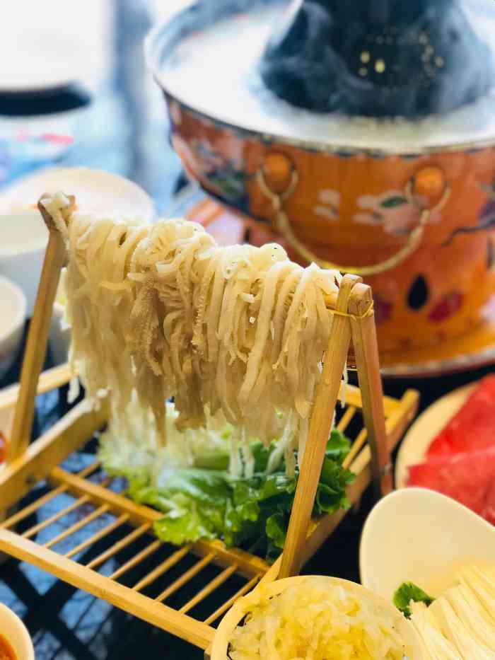 鼎泰丰乌拉火锅(田家湾店)-"回西安的第一顿饭,路上跑了6个小时,早已.