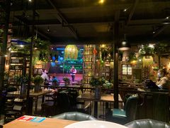 -临界音乐酒馆·小龙虾·江湖菜(华熙LIVE·鱼洞店)