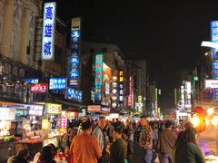 -六合夜市