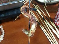 小鱿鱼两块钱一串就这么点太坑爹了吧-云晓光头烧烤吧(德平路店)