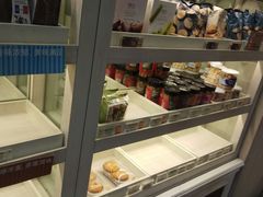 面包甜点陈列柜-美心西饼mx cakes(猎德优托邦店)