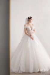 -Lady  Jane高端婚纱礼服馆