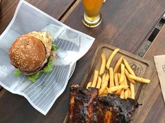 -Ribs & Burgers The Rocks