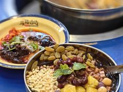 传统冰粉-马路边边火锅串串(观前街店)