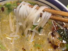 -云阿蛮云南生烫牛肉米线(奉贤路店)