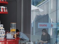 -UNI UNI(环亚凯瑟琳店)