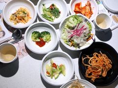 餐前小菜-本家韩国烤肉(青岛万象城店)