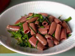 海肠炒韭菜-鹊华居·地道鲁菜·海鲜·融合味(大明湖店)