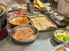 -围炉肉舍•炭烤活鳗•丹东海鲜烤肉(步行街店)