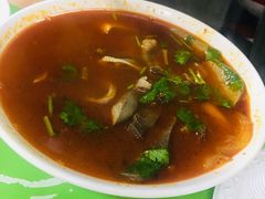 -布尔津河堤夜市