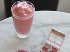 草莓boom-Bracket Coffee(工体店)