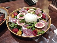 布拉塔奶酪与无花果沙拉-COMMUNE RESERVE幻师(愚园路店)