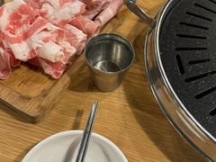 -江南猪肉商会无限续吃(弘大店)