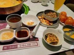 -洪氏嗨捞·广东猪肚鸡·椰子鸡火锅(西咸万象城店)