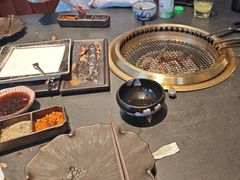 -铭牛烧肉·和牛海鲜自助(高新月牙湖店)