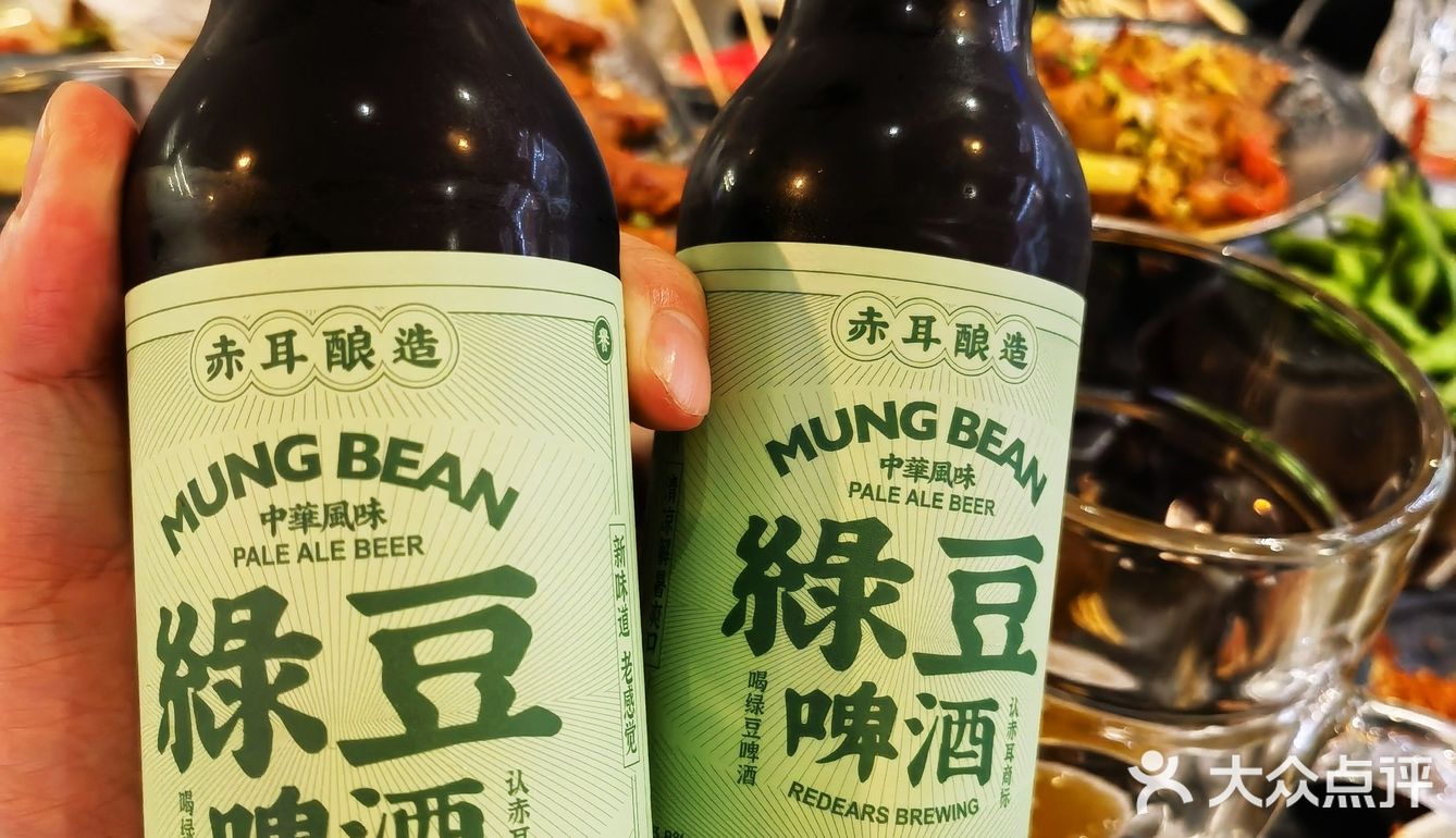 外摆、投影、潮语、出片、杰伦、精酿，这家新开烧烤店都有咯[色]