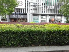 -枫蓝国际购物中心-地面停车场