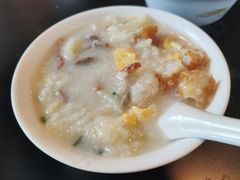 荔湾艇仔粥-伍湛记 · 广州老字号(龙津中路店)