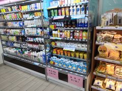 -全家便利店(沪太路三店)