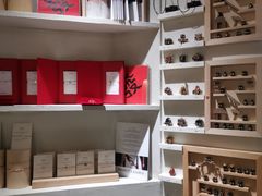 -LADY FAFA(巨鹿路陕西南路路口店)