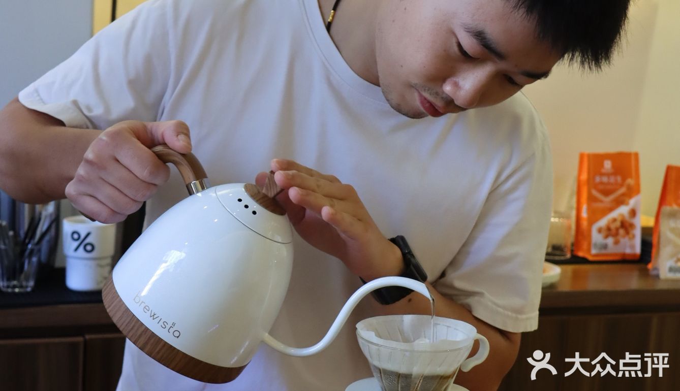 梅林新晋咖啡店 拾豆者：黑白配 浓缩牛奶配