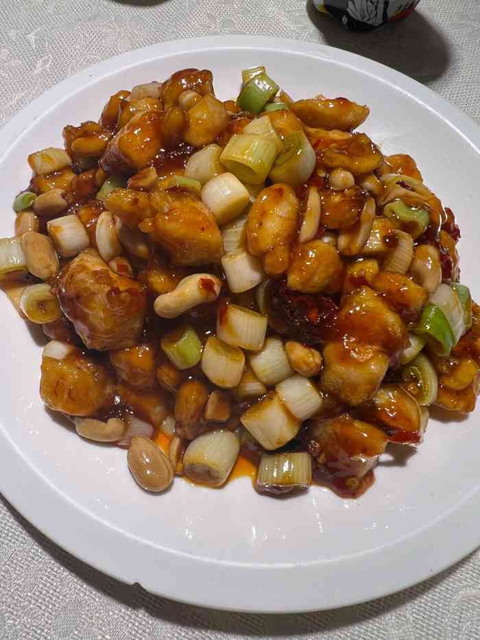 红莲烤鸭店(红莲北里店)-"烤鸭还是喜欢吃那种有很多配料的那种,这种.