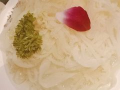 -老牌坊云南鱼豆花火锅(哈西万达店)