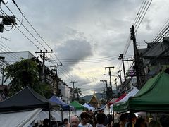 -周日夜市