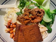 -鑫花溪牛肉米粉(广电传媒店)