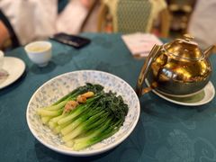 拍蒜广东菜心-誉八仙粤菜(万象天地店)
