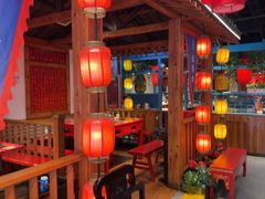 -宽板凳老灶火锅(台湾街店)
