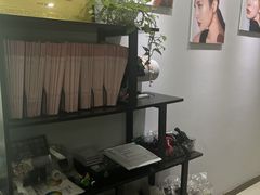 -ME觅妆·定制美妆·彩妆私教(菱角湖店)