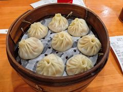 -莱莱小笼·乔艾