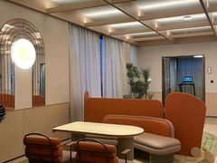 -桔子酒店(上海西藏北路地铁站店)