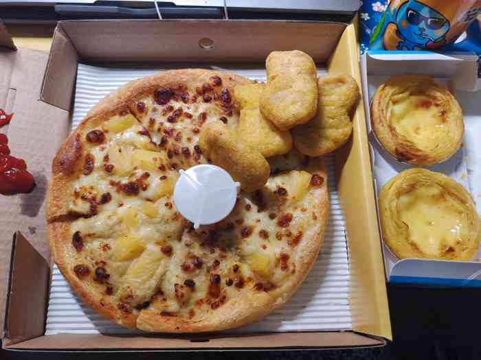 炸鸡也非常不错哦,可以跟肯德基的相媲美了,「榴莲比萨」「蒜香烤