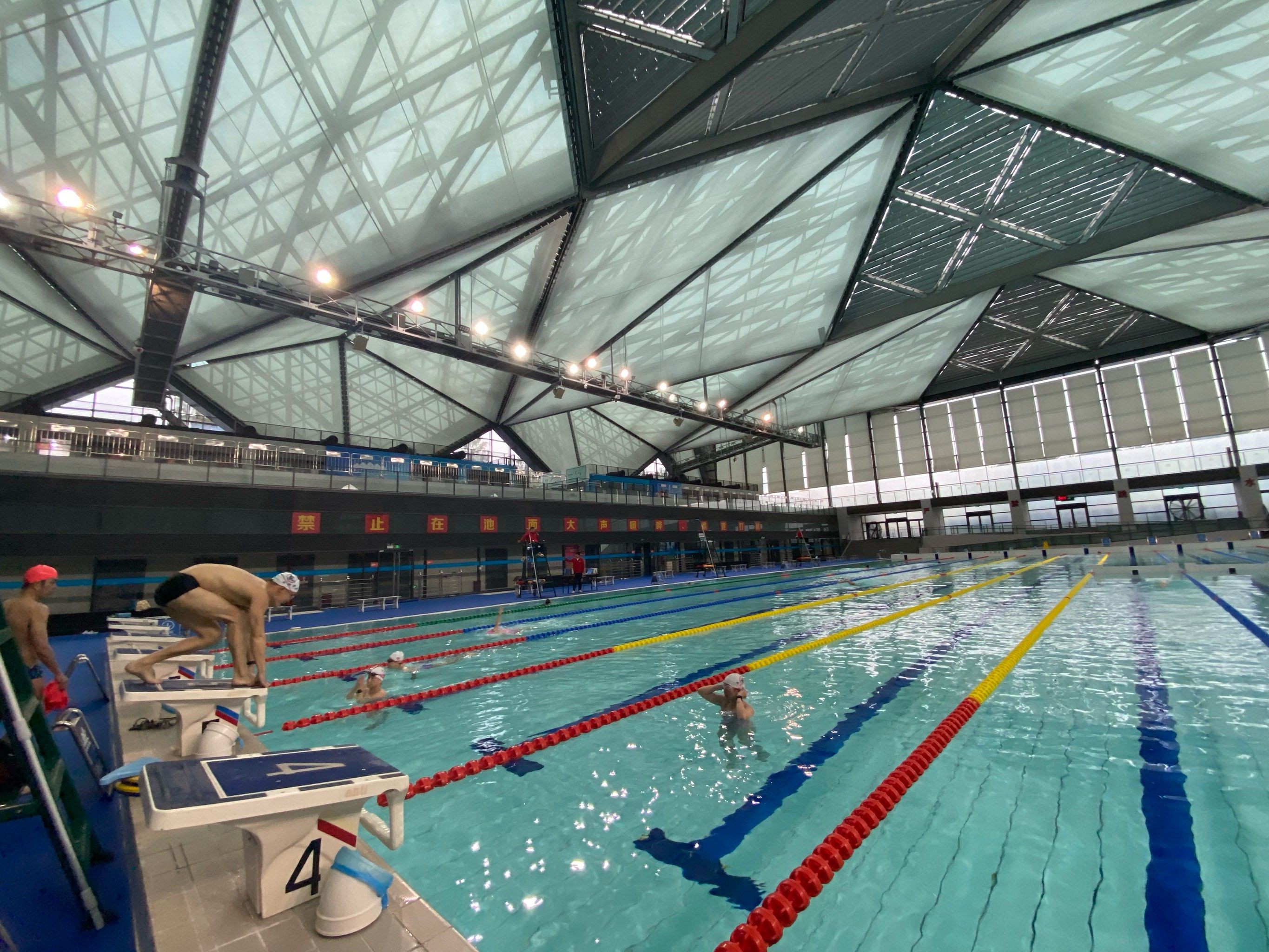 春节不闭馆的游泳池太赞啦!