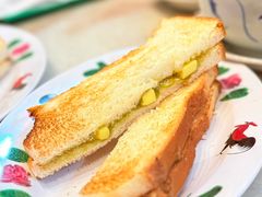 雪油加央烤麵包-何九海南茶店(鬼仔巷店)