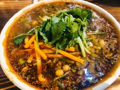 -余香七手工酸辣粉(荣勋花园店)