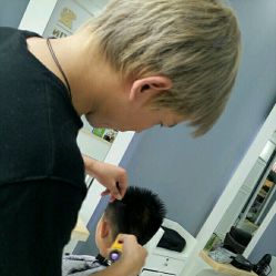 -DL HAIR SALON