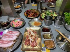 -围炉肉舍•炭烤活鳗•丹东海鲜烤肉(步行街店)